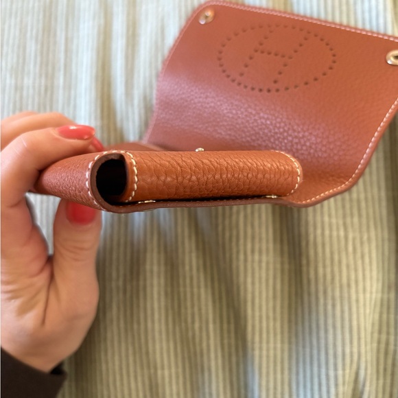 Hermès Tan Leather Card Holder with Logo - Picture 5 of 9